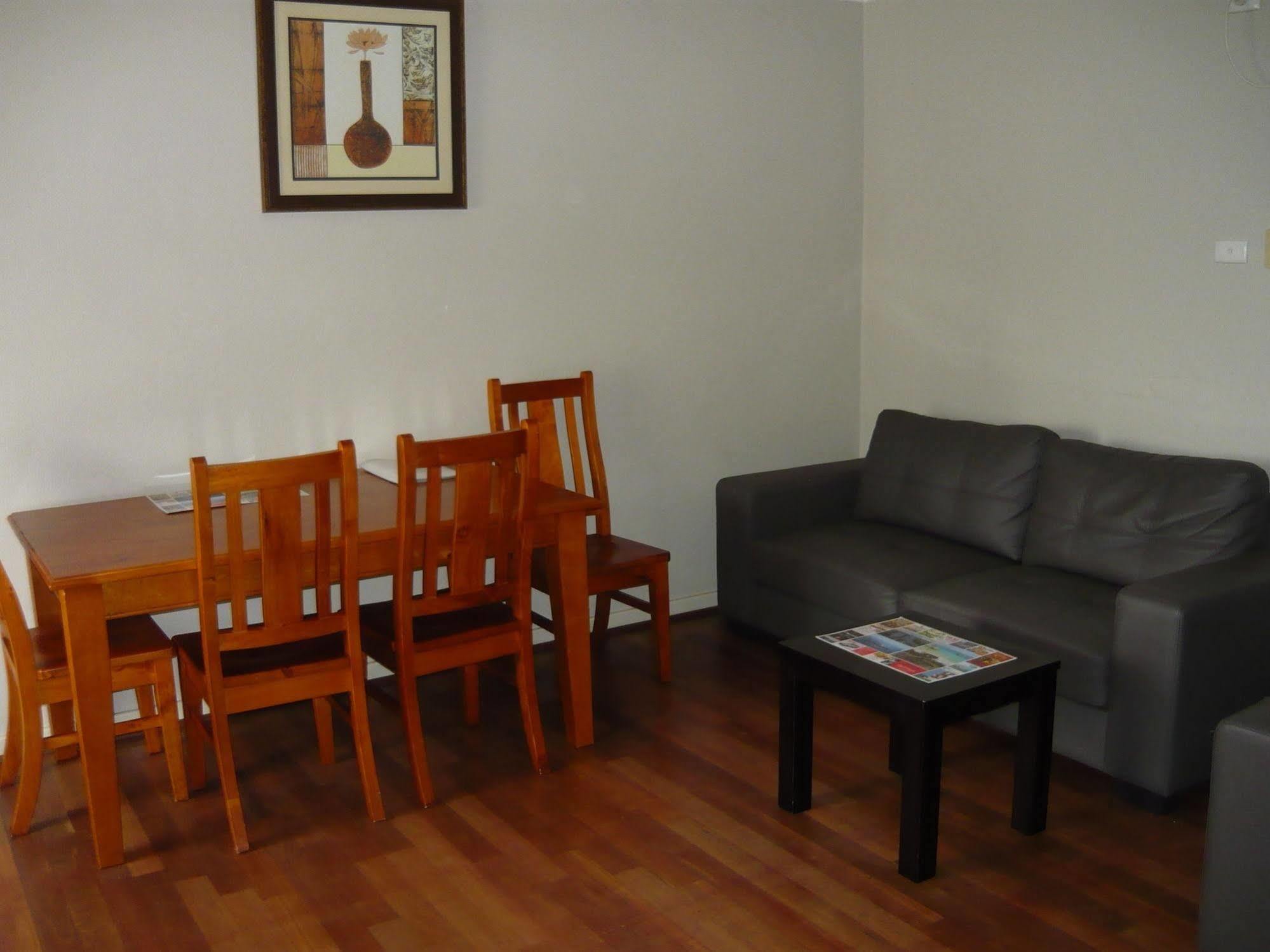 Albany Apartments Экстерьер фото